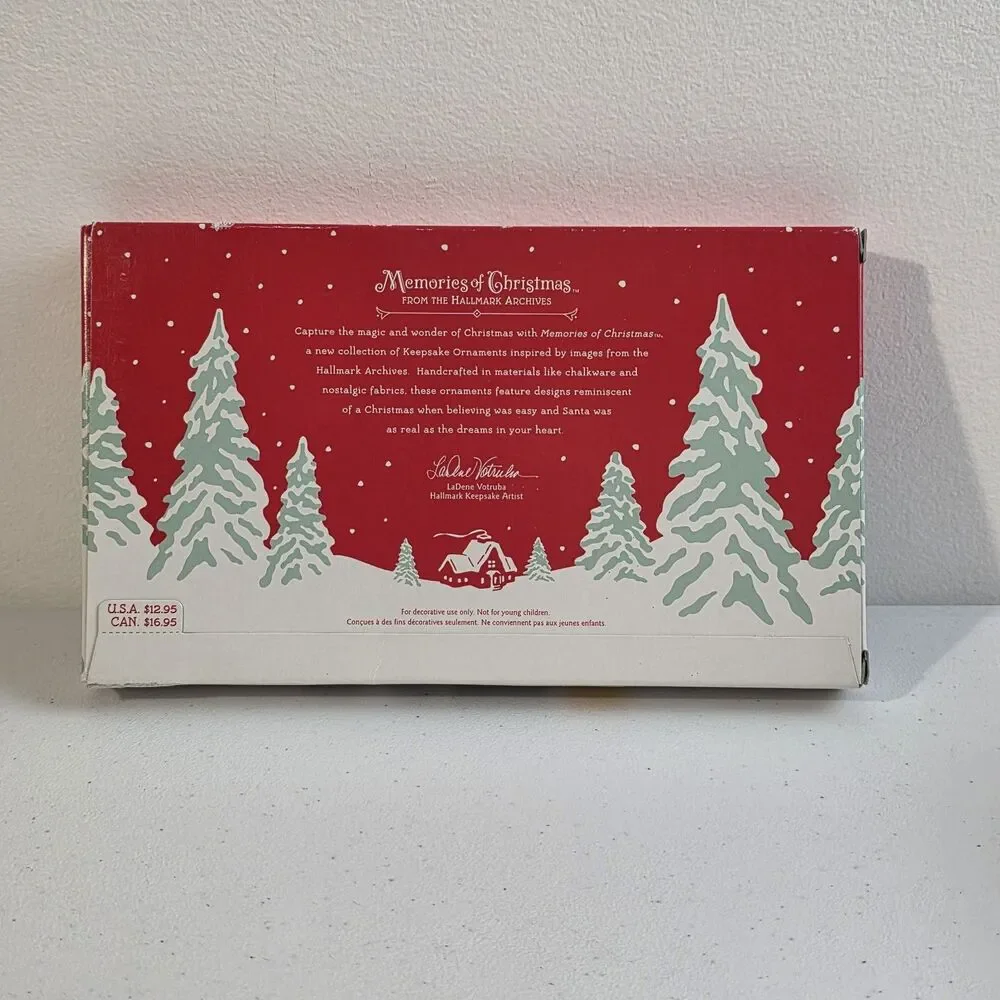 New 2002 Hallmark Memories Of Christmas Mirrored Snowflakes Set of 3 Ornament